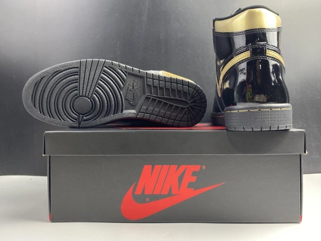 GOLD AIR 1 BLACK HIGH (2020) JORDAN 555088-032 METALLIC RETRO 1020